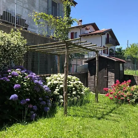 The Children Smile- With Private Garden Apartment Colico Exterior photo