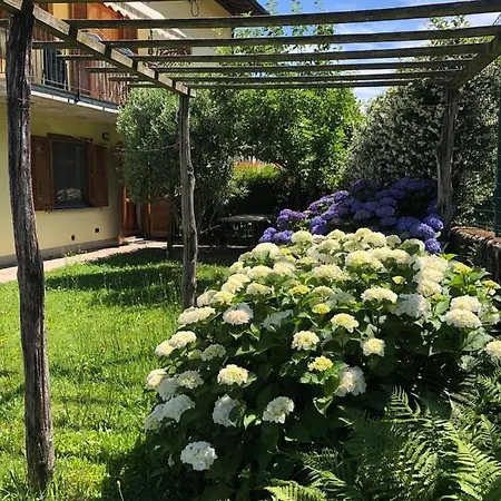 The Children Smile- With Private Garden Apartment Colico Exterior photo
